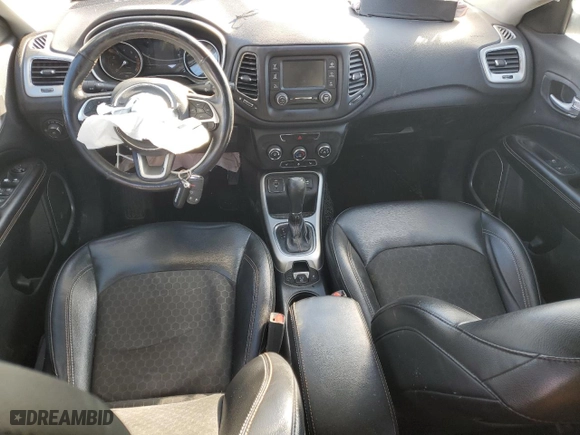 2018 Jeep Compass Latitude with VIN 3C4NJCBB0JT467751, listed as a Copart auction lot 44559865 with 186,205 mi miles and Clean Title. Bid and sale history available at carsss.com. Image 8.