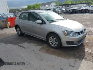 2016 Volkswagen Golf TSI S z VIN 3VW217AU6GM056822, wystawiony jako IAAI lot #42167415 z przebiegiem 107 446 mil mil oraz . Historia ofert i sprzedaży dostępna na DreamBid. Obrazek 1.