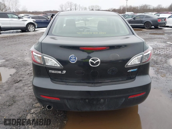 2013 Mazda 3 i Touring z VIN JM1BL1VPXD1822414, wystawiony jako IAAI lot #41526923 z przebiegiem 101 825 mil mil oraz . Historia ofert i sprzedaży dostępna na DreamBid. Obrazek 16.