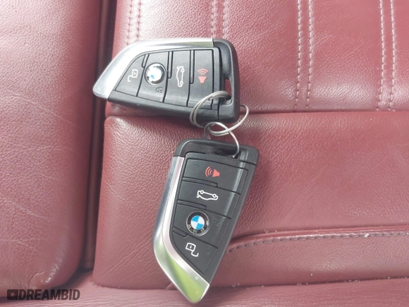 2021 BMW X4 M40i with VIN 5UX2V5C05M9H02711, listed as a IAAI auction lot 41675953 with 26,652 mi miles. Bid and sale history available at carsss.com. Image 11.
