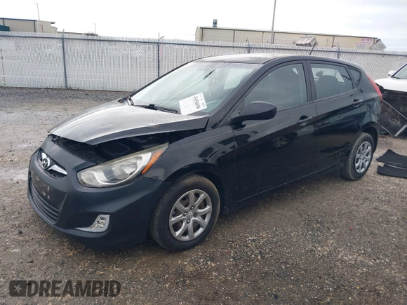 2013 Hyundai Accent GS z VIN KMHCT5AE7DU096831, wystawiony jako IAAI lot #41656690 z przebiegiem 91 442 mil mil oraz . Historia ofert i sprzedaży dostępna na DreamBid. Obrazek 17.