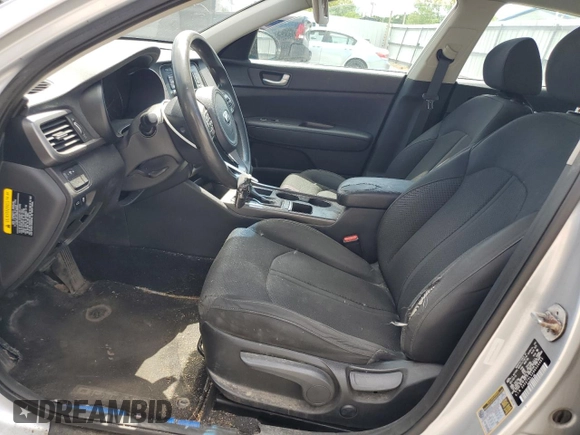2016 Kia Optima LX z VIN 5XXGT4L32GG026465, wystawiony jako Copart lot #59216175 z przebiegiem 325 587 mil mil oraz Czysty tytuł • Clean title. Historia ofert i sprzedaży dostępna na DreamBid. Obrazek 7.