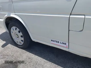 1997 Volkswagen EuroVan CV с VIN WV2EH8705VH077041, выставлен на аукционе IAAI как лот 42481515 с пробегом 144 миль миль и . История ставок и продаж доступна на DreamBid. Изображение 14.