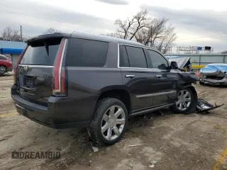 2017 Cadillac Escalade Premium Luxury z VIN 1GYS4CKJ0HR349052, wystawiony jako Copart lot #42430434 z przebiegiem 44 598 mil mil oraz Szkoda całkowita • Salvage title. Historia ofert i sprzedaży dostępna na DreamBid. Obrazek 3.