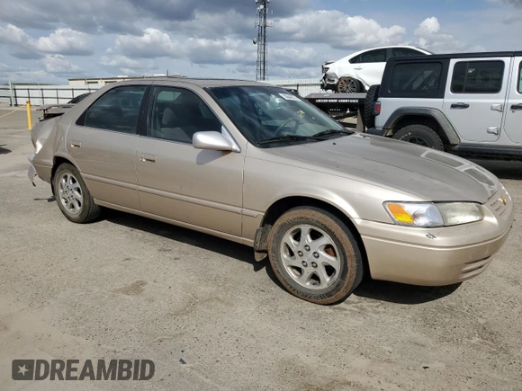 1998 Toyota Camry LE z VIN JT2BF28K4W0114447, wystawiony jako Copart lot #50846275 z przebiegiem 288 989 mil mil oraz Szkoda całkowita • Salvage title. Historia ofert i sprzedaży dostępna na DreamBid. Obrazek 4.