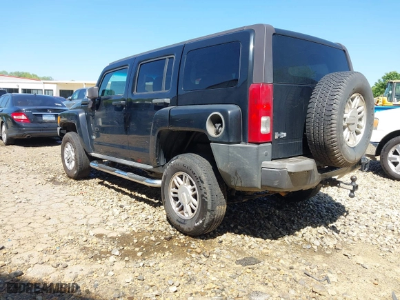 2007 Hummer H3 SUV with VIN 5GTDN13E678121846, listed as a IAAI auction lot 42001601 with 179,088 mi miles. Bid and sale history available at carsss.com. Image 3.