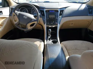 2013 Hyundai Sonata GLS z VIN 5NPEB4AC1DH762455, wystawiony jako Copart lot #56023415 z przebiegiem 176 308 mil mil oraz Czysty tytuł • Clean title. Historia ofert i sprzedaży dostępna na DreamBid. Obrazek 8.