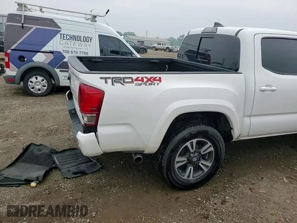 2017 Toyota Tacoma SR5 with VIN 3TMCZ5AN7HM105170, listed as a Copart auction lot 57628685 with 52,654 mi miles and Salvage title. Bid and sale history available at DreamBid. Image 14.