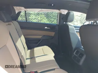 2023 Volkswagen Atlas SE с VIN 1V2KC2CA2PC220778, выставлен на аукционе IAAI как лот 42136136 с пробегом 30 370 миль миль и . История ставок и продаж доступна на DreamBid. Изображение 8.