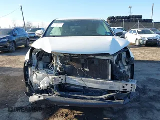 2019 Toyota Highlander LE z VIN 5TDBZRFH7KS964417, wystawiony jako IAAI lot #41443114 z przebiegiem 130 001 mil mil oraz . Historia ofert i sprzedaży dostępna na DreamBid. Obrazek 11.