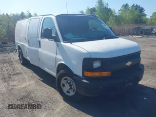 2014 Chevrolet Express Cargo z VIN 1GCWGGCA5E1125676, wystawiony jako IAAI lot #42234161 z przebiegiem 285 045 mil mil oraz . Historia ofert i sprzedaży dostępna na DreamBid. Obrazek 1.