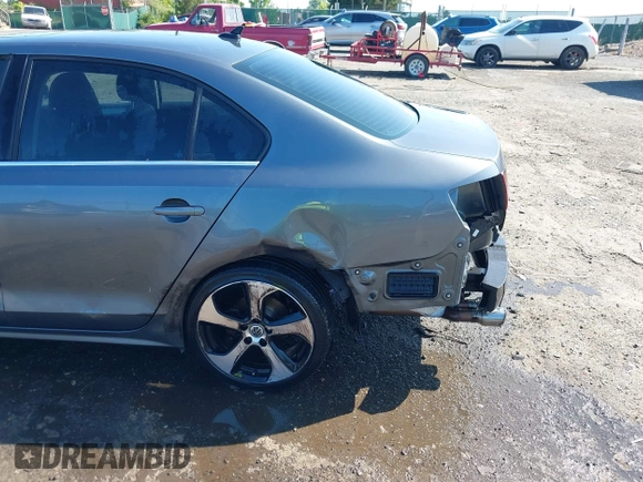 2011 Volkswagen Jetta SEL с VIN 3VWLZ7AJ9BM376079, выставлен на аукционе IAAI как лот 42388381 с пробегом 190 000 миль миль и . История ставок и продаж доступна на DreamBid. Изображение 6.