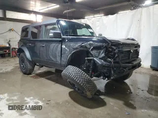 2024 Ford Bronco Wildtrak z VIN 1FMEE2BP1RLA76928, wystawiony jako Copart lot #46423395 z przebiegiem 4873 mil mil oraz Szkody całkowita. Historia ofert i sprzedaży dostępna na DreamBid. Obrazek 4.