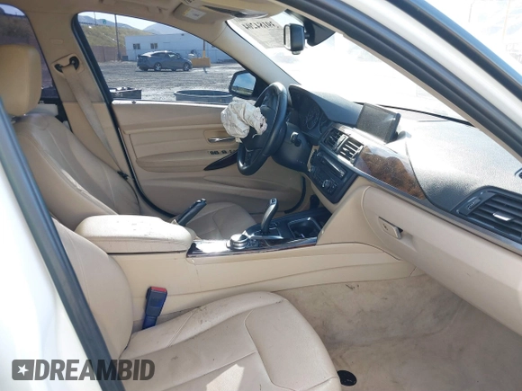 2014 BMW 3 Series 328i with VIN WBA3C1C59EK114251, listed as a IAAI auction lot 41636531 with 1 mi miles. Bid and sale history available at carsss.com. Image 5.