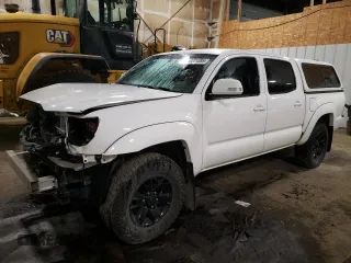 2015 Toyota Tacoma with VIN 5TFLU4EN2FX112036, listed as a Copart auction lot 50275385 with 135,503 mi miles and Salvage Title. Bid and sale history available at DreamBid. Image 1.