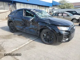 2022 Audi Q5 Sportback S line Premium Plus z VIN WA15ABFYXN2084829, wystawiony jako Copart lot #56194865 z przebiegiem Nie podano mil oraz Szkoda całkowita • Salvage title. Historia ofert i sprzedaży dostępna na DreamBid. Obrazek 4.