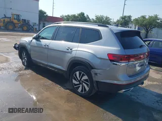 2025 Volkswagen Atlas SE with VIN 1V2WR2CA2SC508079, listed as a IAAI auction lot 42312651 with 10,436 mi miles and . Bid and sale history available at DreamBid. Image 3.