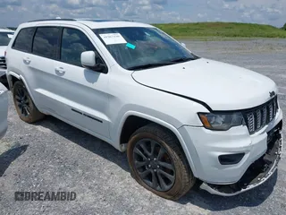2019 Jeep Grand Cherokee Laredo E z VIN 1C4RJEAG9KC710772, wystawiony jako IAAI lot #41967198 z przebiegiem 93 965 mil mil oraz . Historia ofert i sprzedaży dostępna na DreamBid. Obrazek 1.