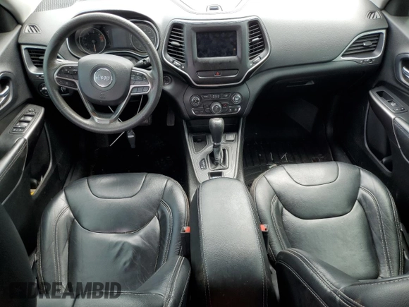 2019 Jeep Cherokee Latitude с VIN 1C4PJLCB1KD450634, выставлен на аукционе Copart как лот 58458655 с пробегом 87 714 миль миль и Списание • Salvage title. История ставок и продаж доступна на DreamBid. Изображение 8.