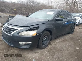 2015 Nissan Altima 2.5 S with VIN 1N4AL3AP2FN351860, listed as a IAAI auction lot 41844963 with 173,046 mi miles. Bid and sale history available at carsss.com. Image 18.