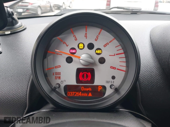 2013 MINI Countryman with VIN WMWZB3C56DWM09484, listed as a IAAI auction lot 42039954 with 37,264 mi miles and . Bid and sale history available at DreamBid. Image 7.