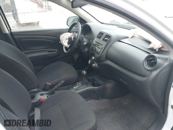 2014 Nissan Versa SV with VIN 3N1CN7AP4EL850102, listed as a IAAI auction lot 41729642 with 181,514 mi miles. Bid and sale history available at carsss.com. Image 5.