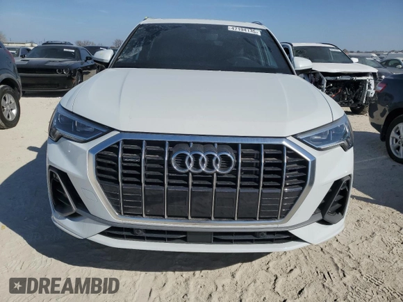 2024 Audi Q3 S line Premium z VIN WA1DECF39R1137946, wystawiony jako Copart lot #47194135 z przebiegiem 3 110 mil mil oraz Szkoda całkowita • Salvage title. Historia ofert i sprzedaży dostępna na DreamBid. Obrazek 5.