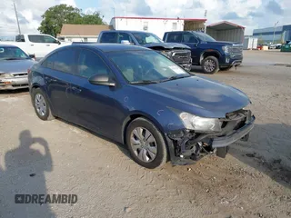 2014 Chevrolet Cruze LS z VIN 1G1PA5SHXE7465873, wystawiony jako IAAI lot #42331385 z przebiegiem 165 155 mil mil oraz . Historia ofert i sprzedaży dostępna na DreamBid. Obrazek 1.
