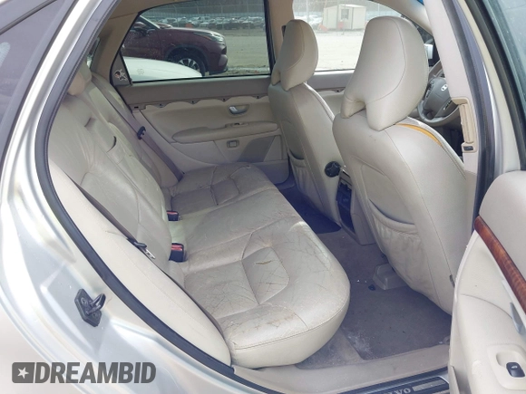 2005 Volvo S80 with VIN YV1TS592351393741, listed as a IAAI auction lot 41463037 with 1 mi miles. Bid and sale history available at carsss.com. Image 8.