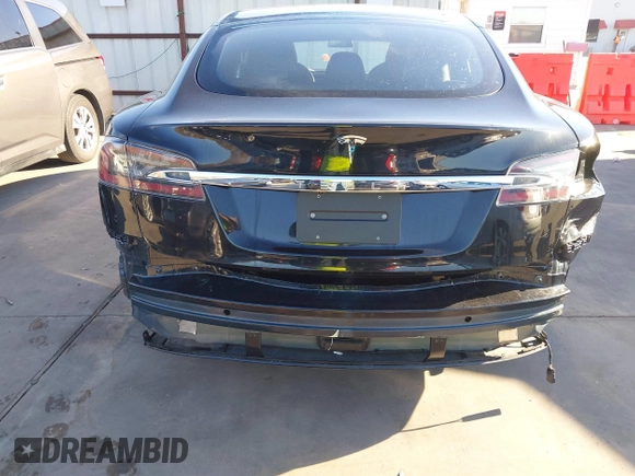 2017 Tesla Model S 60 with VIN 5YJSA1E19HF226094, listed as a IAAI auction lot 40931307 with 80,392 mi miles and . Bid and sale history available at DreamBid. Image 6.
