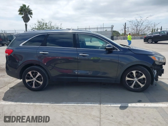 2017 Kia Sorento EX with VIN 5XYPH4A51HG318594, listed as a IAAI auction lot 41902724 with 113,498 mi miles and . Bid and sale history available at carsss.com. Image 13.