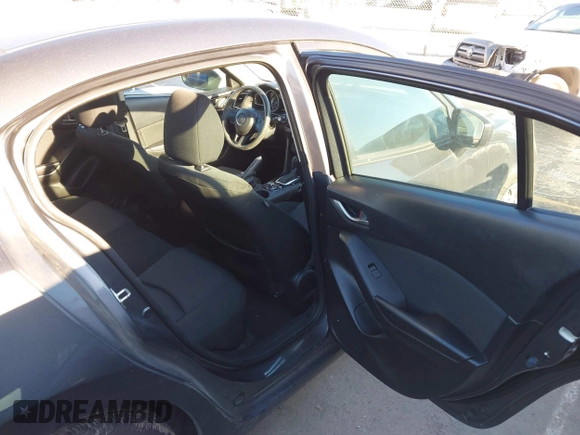 2015 Mazda 3 i Sport with VIN 3MZBM1U77FM190425, listed as a IAAI auction lot 41639316 with 89,596 mi miles and . Bid and sale history available at carsss.com. Image 8.