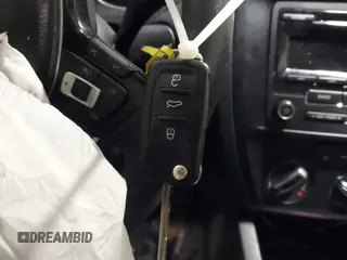 2015 Volkswagen Jetta SE с VIN 3VWD17AJ2FM267464, выставлен на аукционе IAAI как лот 41538172 с пробегом 113 454 миль миль и . История ставок и продаж доступна на DreamBid. Изображение 11.