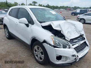 2016 Chevrolet Trax LS z VIN 3GNCJKSB3GL267206, wystawiony jako IAAI lot #42226867 z przebiegiem 94 939 mil mil oraz . Historia ofert i sprzedaży dostępna na DreamBid. Obrazek 1.