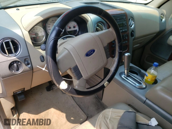 2007 Ford F-150 XLT с VIN 1FTPW12V67FB82595, выставлен на аукционе Copart как лот 58973135 с пробегом 292 855 миль миль и Списание • Salvage title. История ставок и продаж доступна на DreamBid. Изображение 8.