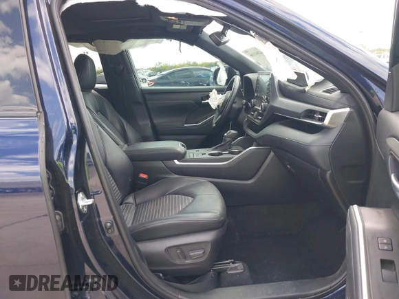 2022 Toyota Highlander XSE z VIN 5TDLZRAHXNS132750, wystawiony jako IAAI lot #42041166 z przebiegiem 39 793 mil mil oraz . Historia ofert i sprzedaży dostępna na DreamBid. Obrazek 5.