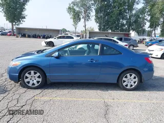 2008 Honda Civic LX с VIN 2HGFG12628H520674, выставлен на аукционе IAAI как лот 42441664 с пробегом Не указан миль и . История ставок и продаж доступна на DreamBid. Изображение 14.