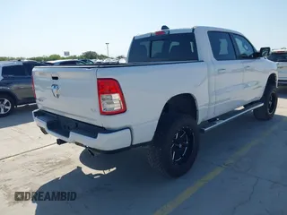 2019 Ram 1500 Big Horn z VIN 1C6RREFT3KN717033, wystawiony jako IAAI lot #41956116 z przebiegiem 37 029 mil mil oraz . Historia ofert i sprzedaży dostępna na DreamBid. Obrazek 4.