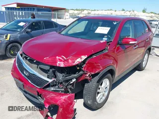 2015 Kia Sorento LX with VIN 5XYKT3A62FG592895, listed as a IAAI auction lot 41968561 with 99,761 mi miles. Bid and sale history available at carsss.com. Image 2.