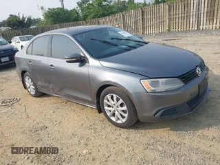 2011 Volkswagen Jetta SE z VIN 3VWDZ7AJ1BM352119, wystawiony jako IAAI lot #42438454 z przebiegiem 120 328 mil mil oraz . Historia ofert i sprzedaży dostępna na DreamBid. Obrazek 1.