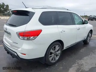 2014 Nissan Pathfinder SV with VIN 5N1AR2MN8EC633911, listed as a IAAI auction lot 41427334 with 128,467 mi miles. Bid and sale history available at carsss.com. Image 4.