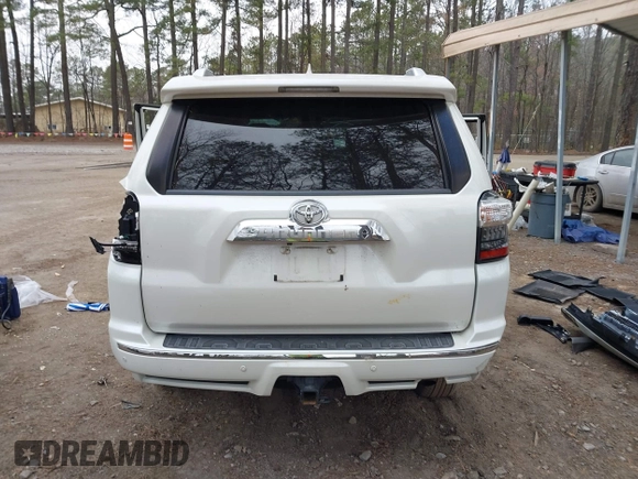 2018 Toyota 4Runner SR5 z VIN JTEBU5JR2J5563719, wystawiony jako IAAI lot #41795840 z przebiegiem Nie podano mil oraz . Historia ofert i sprzedaży dostępna na DreamBid. Obrazek 17.