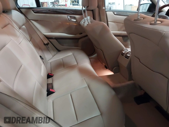 2010 Mercedes-Benz E 350 Luxury с VIN WDDHF8HB3AA145458, выставлен на аукционе IAAI как лот 42181113 с пробегом 169 964 миль миль и . История ставок и продаж доступна на DreamBid. Изображение 8.