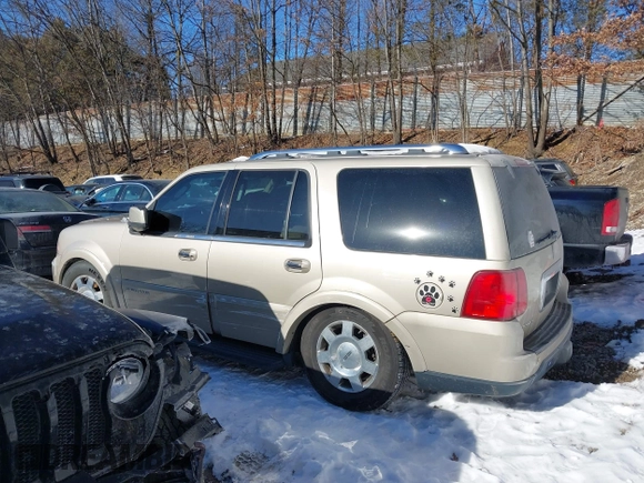 2006 Lincoln Navigator Luxury with VIN 5LMFU28586LJ04892, listed as a IAAI auction lot 41395303 with 124,248 mi miles. Bid and sale history available at carsss.com. Image 15.