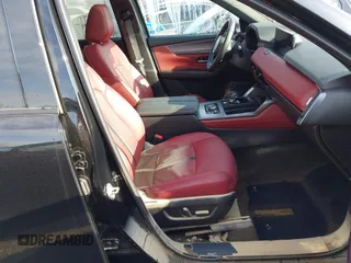 2025 Mazda CX-70 S Premium z VIN JM3KJDHC3S1101758, wystawiony jako IAAI lot #41997770 z przebiegiem Nie podano mil oraz . Historia ofert i sprzedaży dostępna na DreamBid. Obrazek 5.