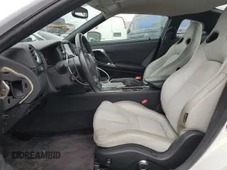 2009 Nissan GT-R Premium z VIN JN1AR54F19M251138, wystawiony jako Copart lot #63123824 z przebiegiem 37 758 mil mil oraz Szkoda całkowita • Salvage title. Historia ofert i sprzedaży dostępna na DreamBid. Obrazek 7.