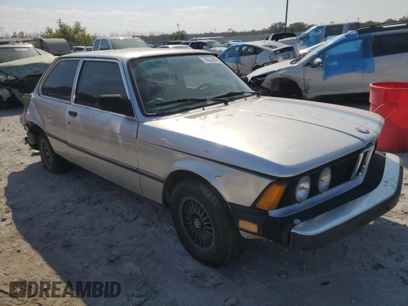 1982 BMW 3 Series z VIN WBAAG3307C8378560, wystawiony jako Copart lot #83790224 z przebiegiem 83 004 mil mil oraz Tytuł czysty. Historia ofert i sprzedaży dostępna na DreamBid. Obrazek 4.