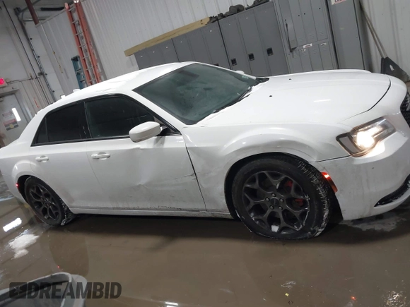 2016 Chrysler 300 with VIN 2C3CCAGG7GH171013, listed as a IAAI auction lot 41531620 with 92,134 mi miles. Bid and sale history available at carsss.com. Image 13.