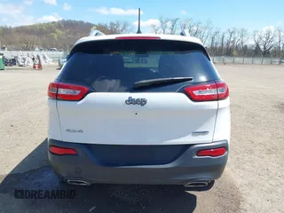 2016 Jeep Cherokee Latitude with VIN 1C4PJMCS3GW133617, listed as a IAAI auction lot 42049206 with 155,056 mi miles. Bid and sale history available at carsss.com. Image 16.