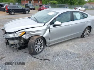 2017 Ford Fusion SE z VIN 3FA6P0HD8HR126511, wystawiony jako IAAI lot #42192296 z przebiegiem Nie podano mil oraz . Historia ofert i sprzedaży dostępna na DreamBid. Obrazek 6.